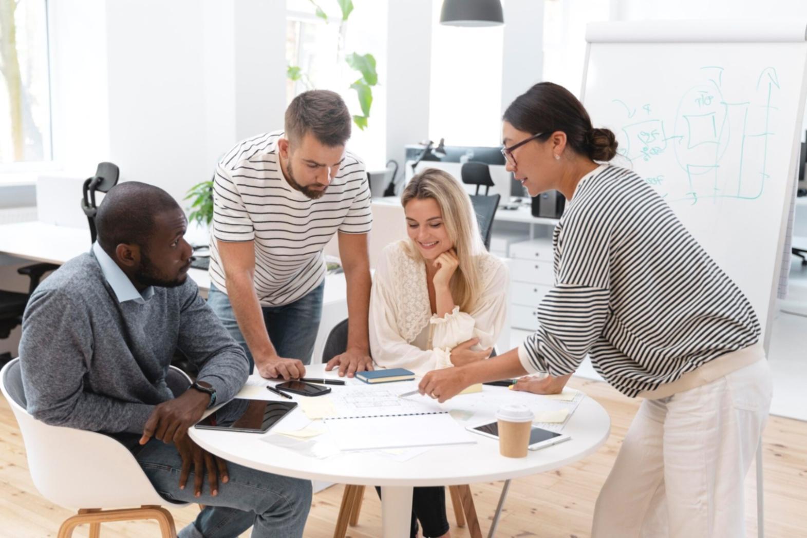 Espacio de trabajo profesional para consultoría financiera y formación empresarial